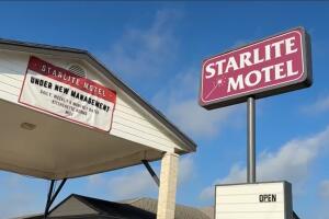 San Antonio Starlite Motel tiroteo hombre muerto policía detenciones Noroeste