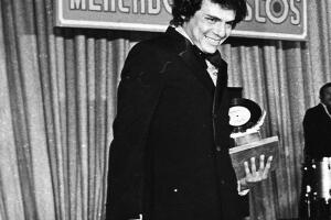 José José: toda una vida