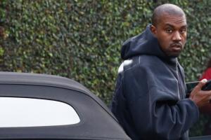 Kanye West Enojo Publico Grosby.jpg