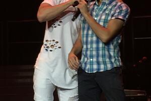 Diego Guirado sube a cantar con Prince Royce