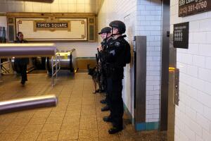 NYPD refuerza seguridad en el subway de NY