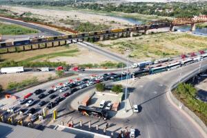 largas filas puentes cruces fronterizos crowdstrike outage caída de microsoft eagle pass texas