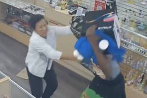 Ladrón golpea brutalmente a empleada y la envía al hospital