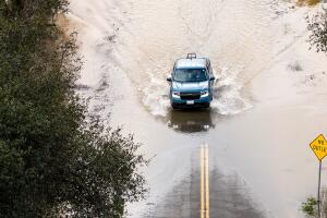 Autoridades piden a los automovilistas extremar precauciones.
