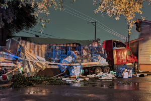 camión-Amazon-choca-restaurante