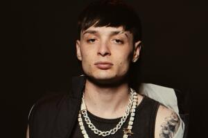 Peso Pluma actuará en la edición 24 del Latin GRAMMY