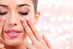 mujer_cuidados_piel_rostro_ojos.jpg