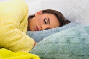 mjer-durmiendo-con-maquillaje.jpg