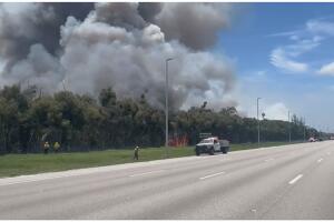 Situación incendios maleza Miami-Dade vías cerradas