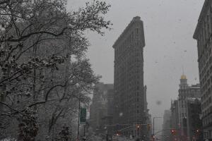 New York City's First Snowfall Of Winter Adds To City's Holiday Atmosphere