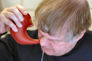 Nasal_irrigation.jpg