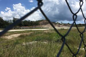 PHOTOS/Gracias airport2.JPG