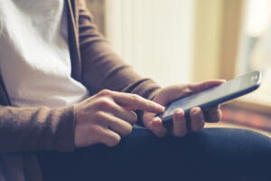 como-economizar-bateria-celular-2.jpg