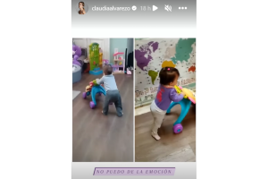 Claudia Álvarez presumió que sus mellizos están aprendiendo a caminar