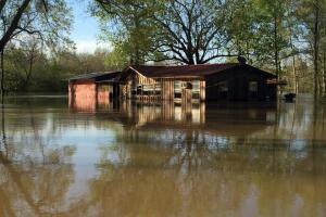 Deweyville, Texas se encuentra bajo el agua