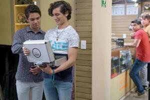 Emilio Marcos es Aristemo en 'Mi marido tiene más familia'.