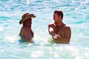 Eiza González y Luke Bracey, diciembre 2019