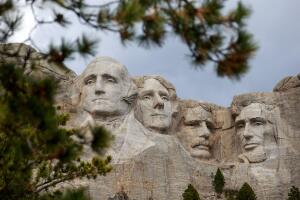Imagen del Monumento Conmemorativo Nacional Monte Rushmore captada el 23 de abril del 2020 en Keystone, Dakota del Sur.
