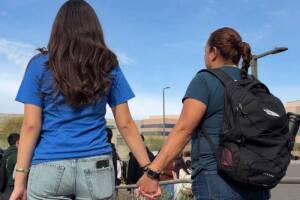 Protestas madre hija.jpg