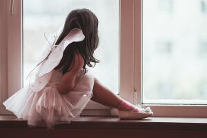 menina-crianca-janela-0619-1400x800.jpg