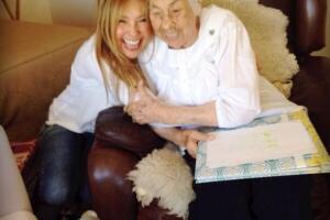 Thalía y su abuelita