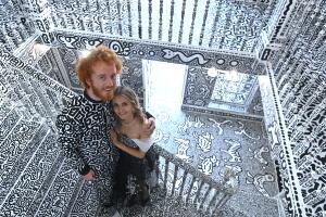 La casa del artista Sam Cox, mejor conocido como 'Mr. Doodle' ('Señor Garabato' en español)