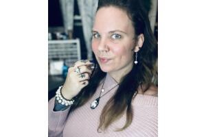 Amanda Booth ‘Jizzy Jewelry’ (3).jpg