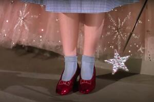 zapatos rojos el mago de oz.jpg