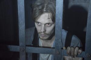 bill-skarsgard-castle-rock.jpg