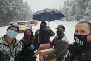Michael Weber y su equipo de salud de Oregon.