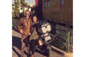 Jorge-Poza-con-su-novia