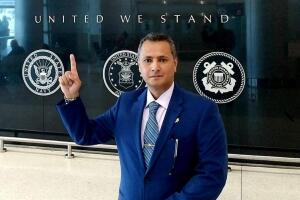 Arcangel Pretel en el aeropuerto de Miami