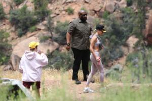 PREMIUM EXC Justin Bieber & Hailey Baldwin