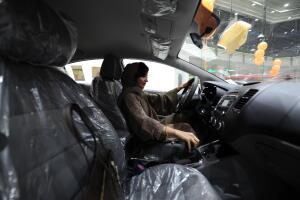 Arabia Saudita abre su primera agencia de autos para mujeres