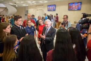 Estudiantes Visitan a Congresistas