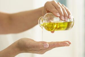 como-usar-aceites-faciales-1.jpg