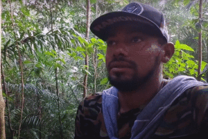 Manuel Monterrosa cruzando la selva del Darién
