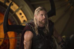 chris-hemsworth-thor-ragnarok-02.jpg