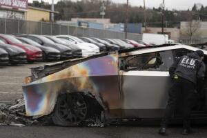 Tesla Cybertruck Fire