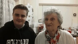 abuela-nieto-transgenero.gif
