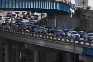 Busy Travel Week Expected For Thanksgiving Holiday, As Low Gas Prices Encourage Driving