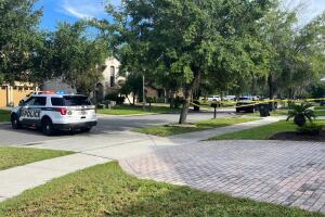 Investigan muerte de familia en Orlando
