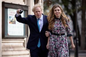 Boris Johnson y su prometida Carrie Symonds