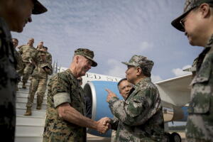 Jefes militares de Estados Unidos y China