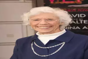 Frances Sternhagen murió en noviembre de 2023.