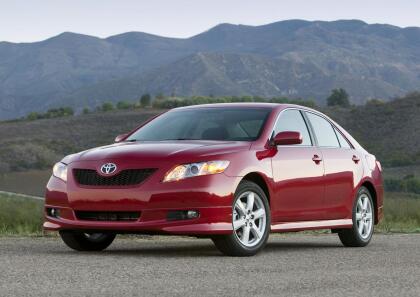 <h3 class="cms-H3-H3"><b>Si compras un modelo 2020</b></h3><br>
<br>
<b>Precio inicial:</b> $24,970
<br>
<b>Costo real de propiedad después de 5 años:</b> $39,339
<br>
<b>Depreciación después de 15 años:</b> $21,922
<br>
<b>Valor del vehículo en 2035:</b> $3,048