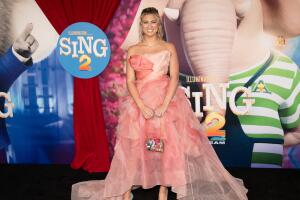 Tori Kelly Sing 2 red Carpet Grosby.jpg