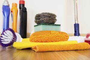 economizar-gastos-produtos-limpeza-1.jpg
