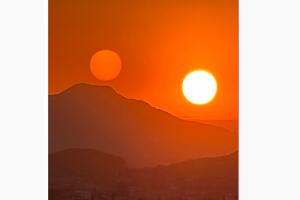 Tiktoker capta dos soles al mismo tiempo en el cielo