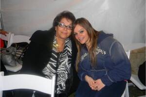 jenni rivera y mama rosa saavedra.jpg